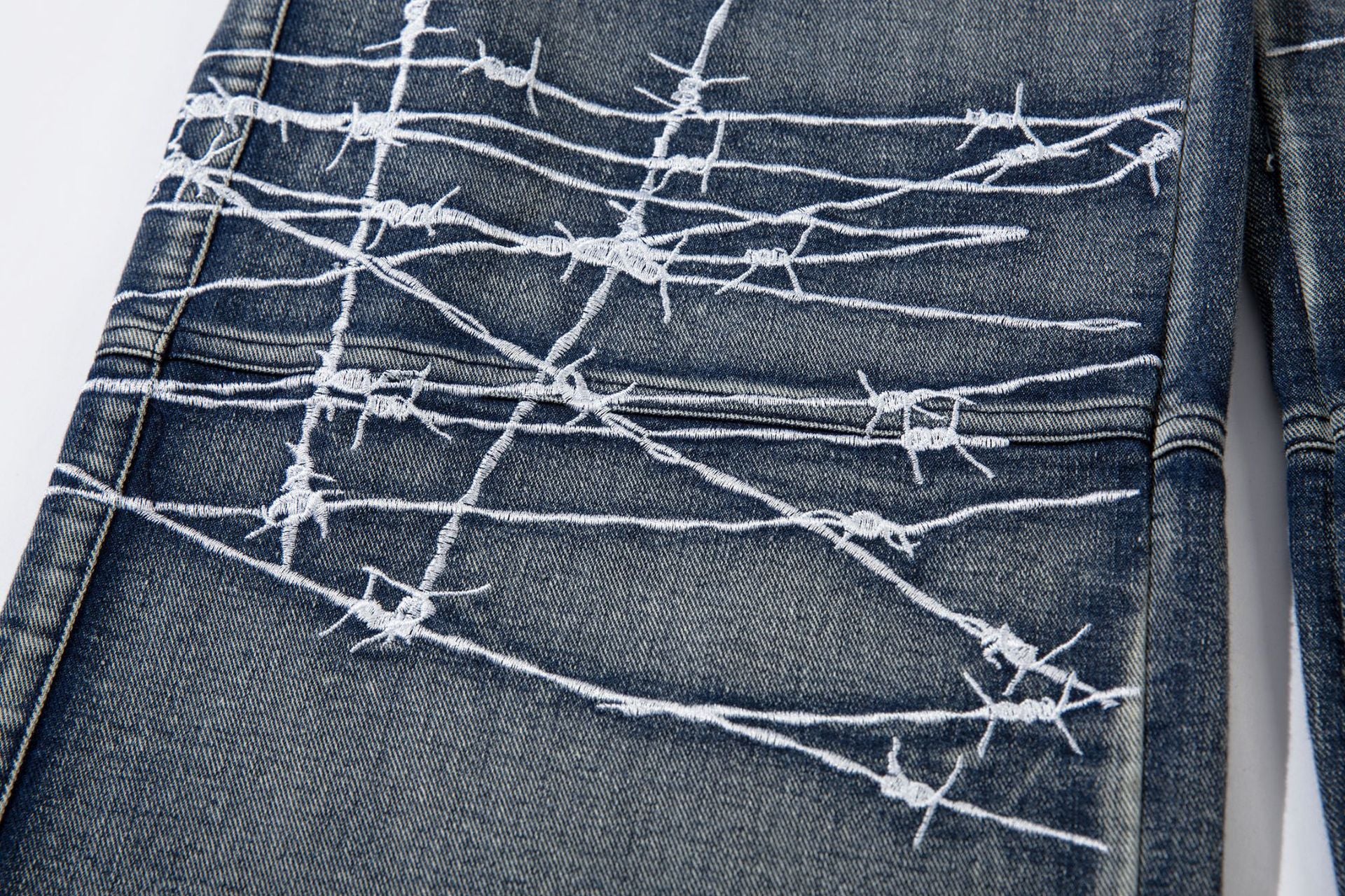 Wide-Leg Cargo Jeans with Barbed Wire Embroidery – Baggy Streetwear Denim