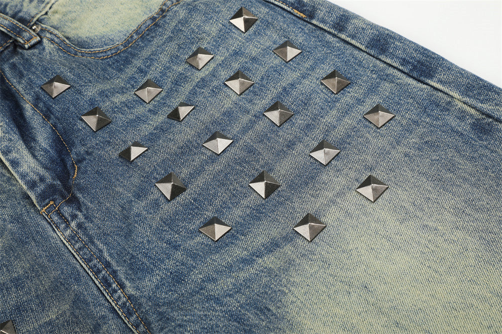 Jean homme coupe large – Denim délavé effet usé avec clous pyramidaux