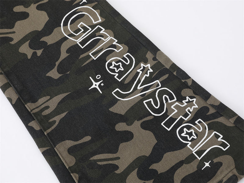 Jean flare homme camouflage avec imprimé étoiles et lettres – Denim bell-bottom streetwear