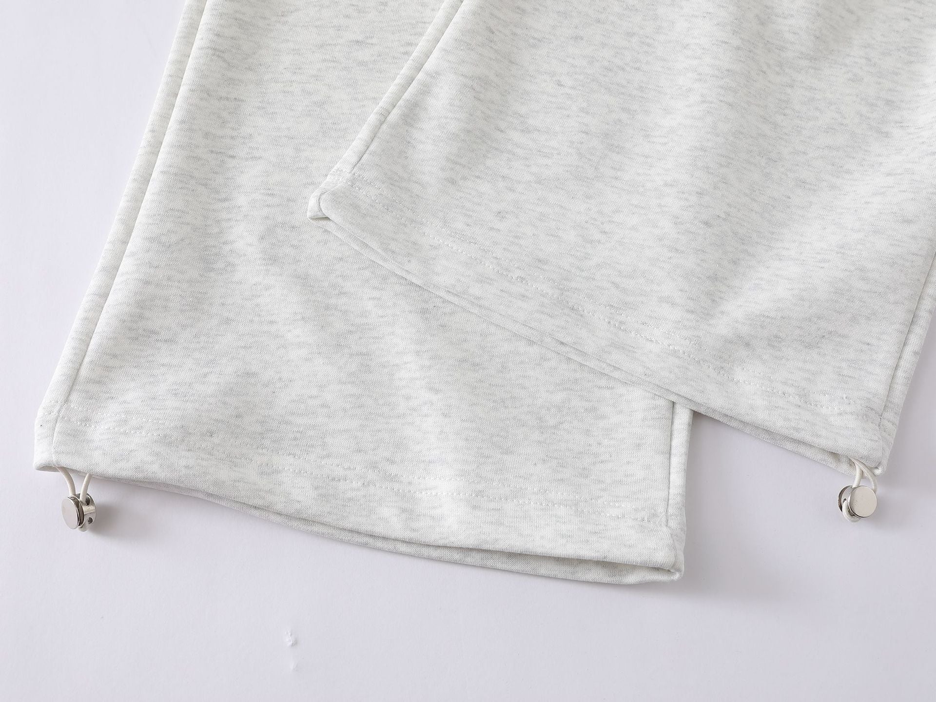 Pantalon de survêtement à jambes larges avec imprimé gothique « Welcome » et deux pistolets – Style streetwear hip-hop