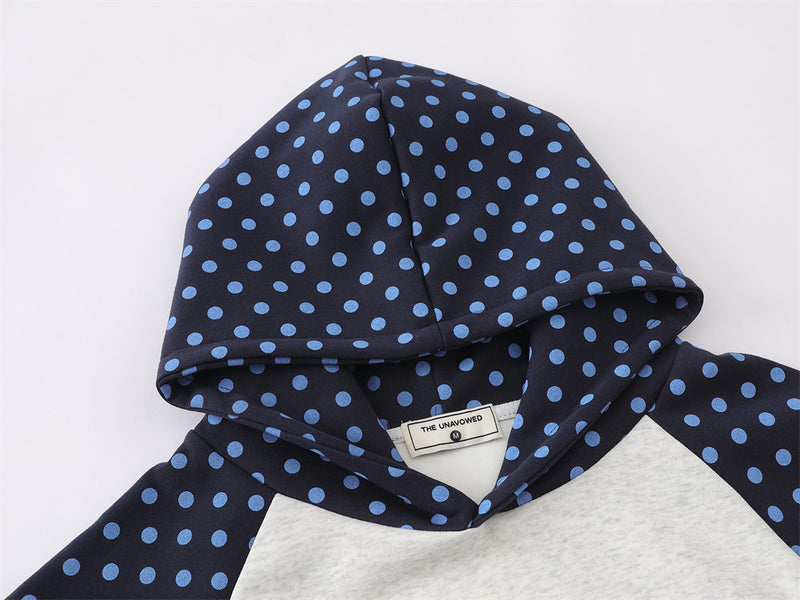 Sweat à capuche raglan colorblock à pois avec écusson brodé à lettrage