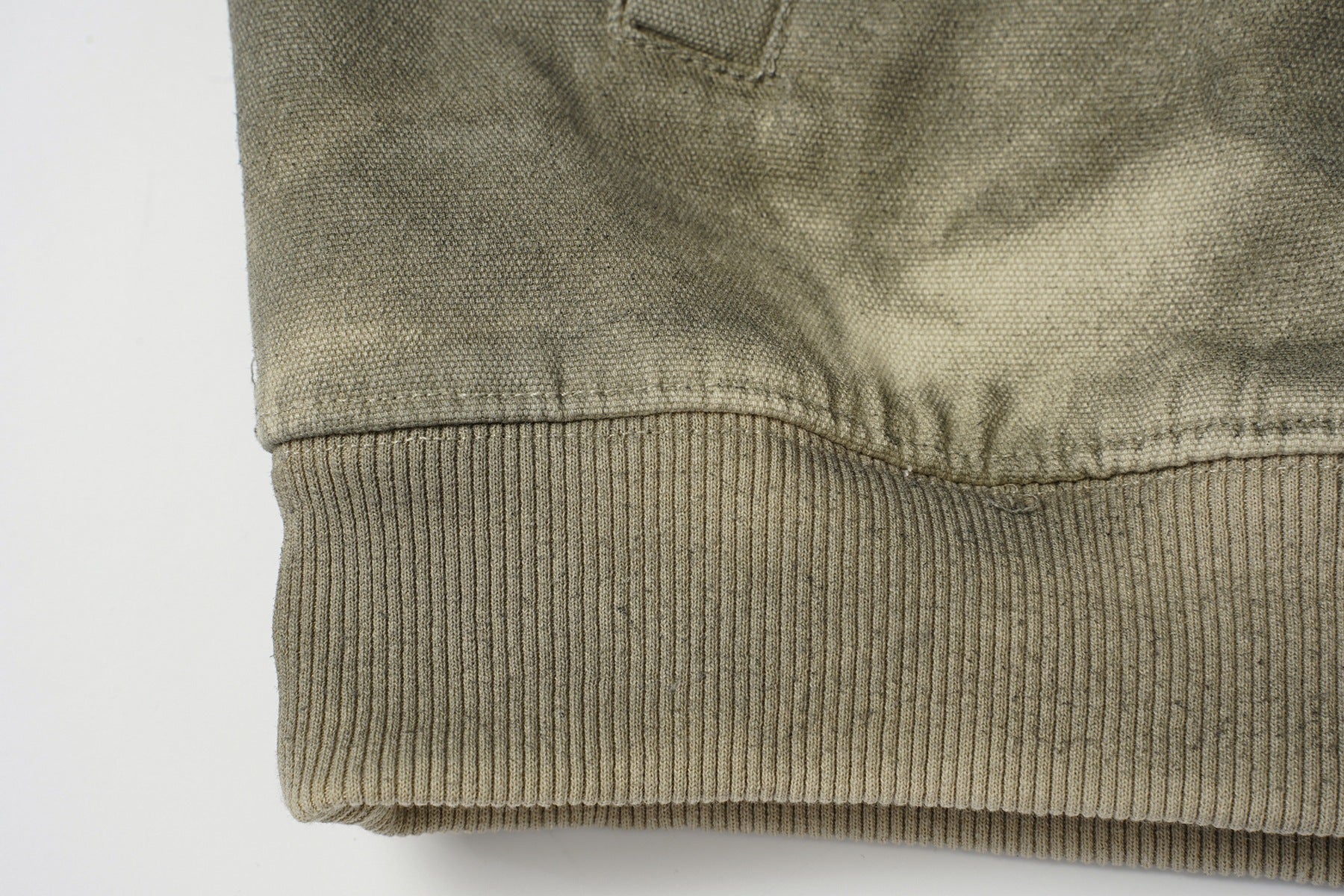 Oversized-Waffelstrick-Hoodie mit dekonstruierter Utility-Reißverschlusstaschen-Optik & Veloursleder