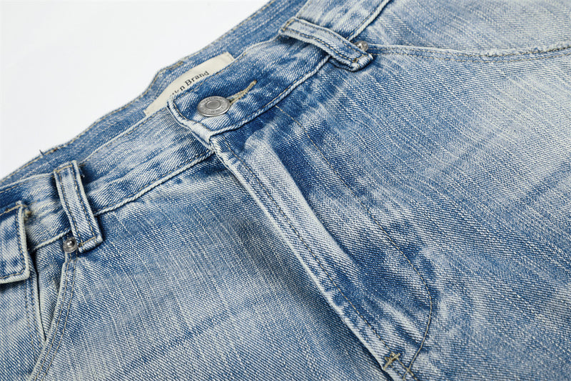 Wide-Leg Barrel Jeans – Vintage Washed Light Blue Curved Silhouette