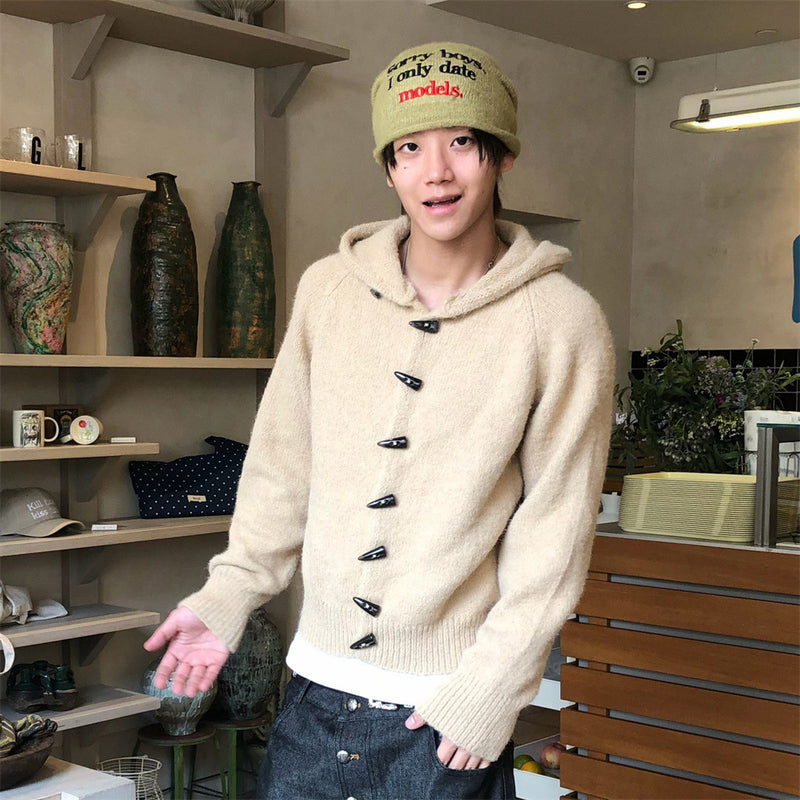Gilet cardigan tricoté à capuche et boutons brandebourg – Veste pull homme ajustée