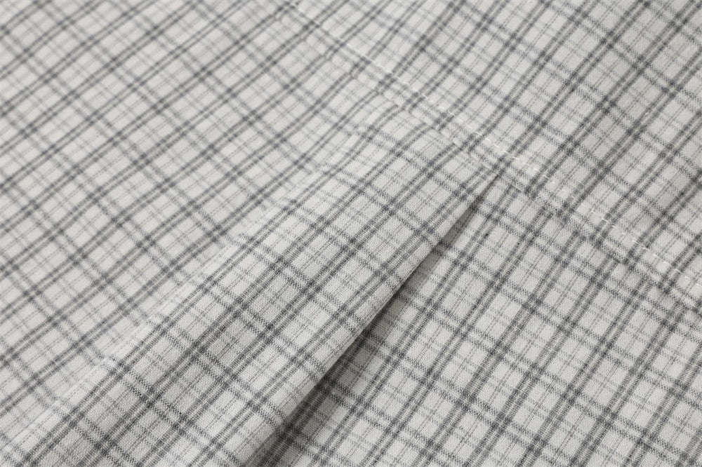 Plaid Long-Sleeve Button-Up Shirt – Relaxed Fit with Embroidered Logo