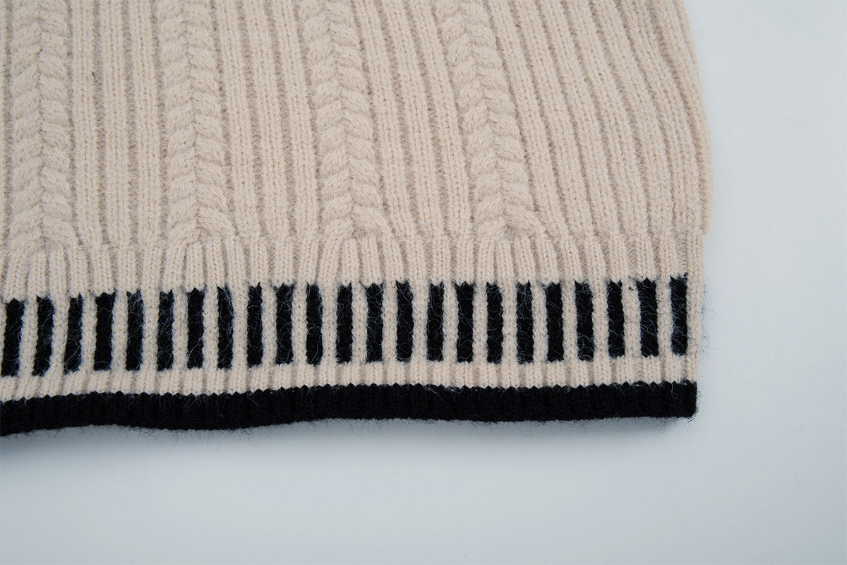 Zopfstrickpullover mit Dackel-Stickerei – Pullover mit Streifenbesatz