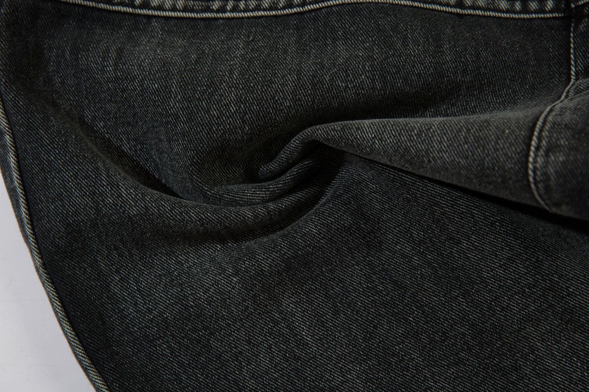 Wide-Leg Cargo Jeans with Barbed Wire Embroidery – Baggy Streetwear Denim