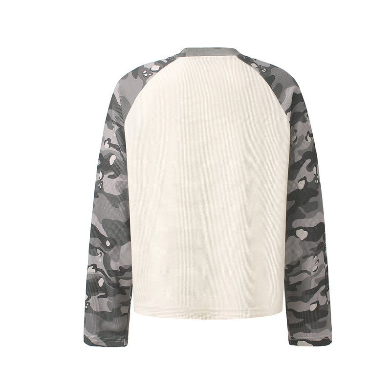 T-shirt raglan gaufré à manches longues avec manches camouflage — Do Your Thing 1996