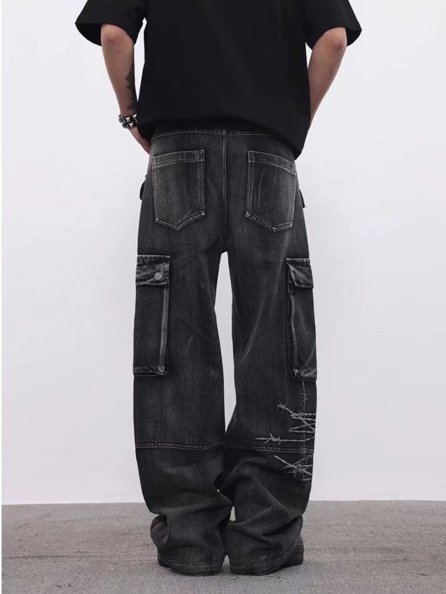 Wide-Leg Cargo Jeans with Barbed Wire Embroidery – Baggy Streetwear Denim