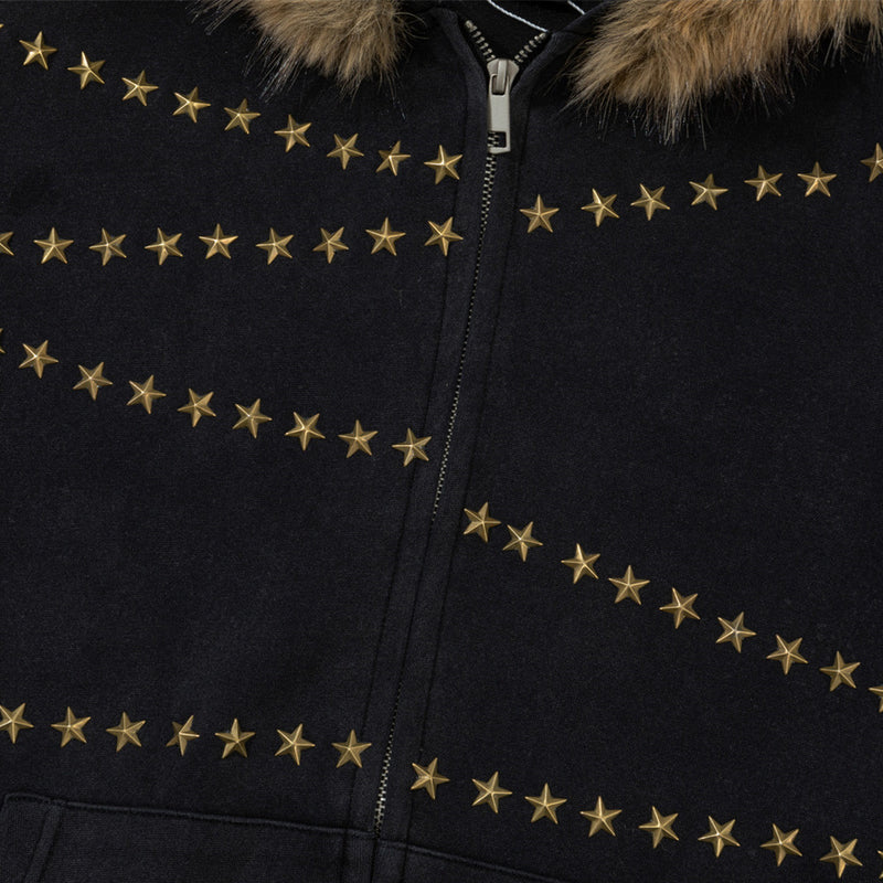 Sudadera con cremallera, capucha con ribete de pelo sintético y bordado de estrellas doradas — Streetwear para hombre