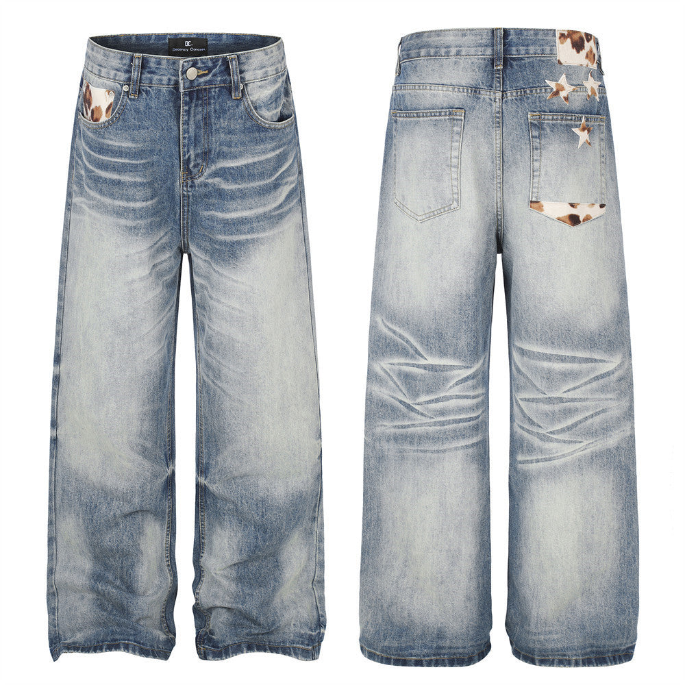 Wide-Leg-Jeans für Herren – Verwaschener Blue-Gradient-Denim mit Sternpatch & Kontrastdetails