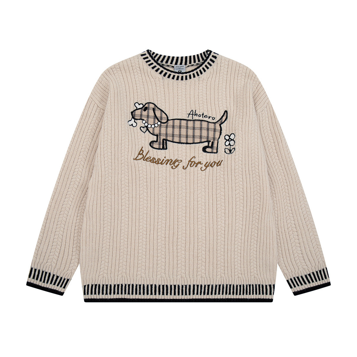 Zopfmuster-Pullover mit karierter Dackelstickerei und gestreiften Rippbündchen in Apricot