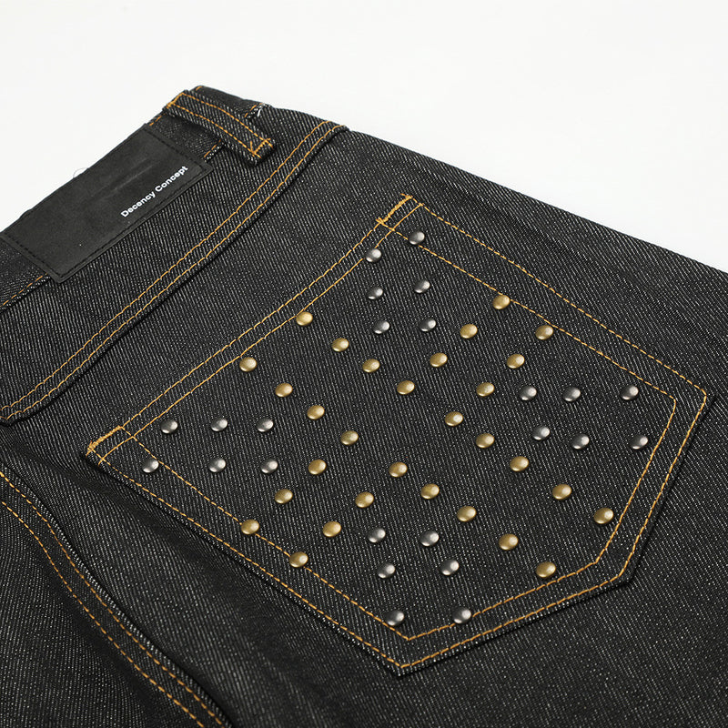 Jean homme à jambes larges – Denim noir, poches arrière cloutées et revers Union Jack