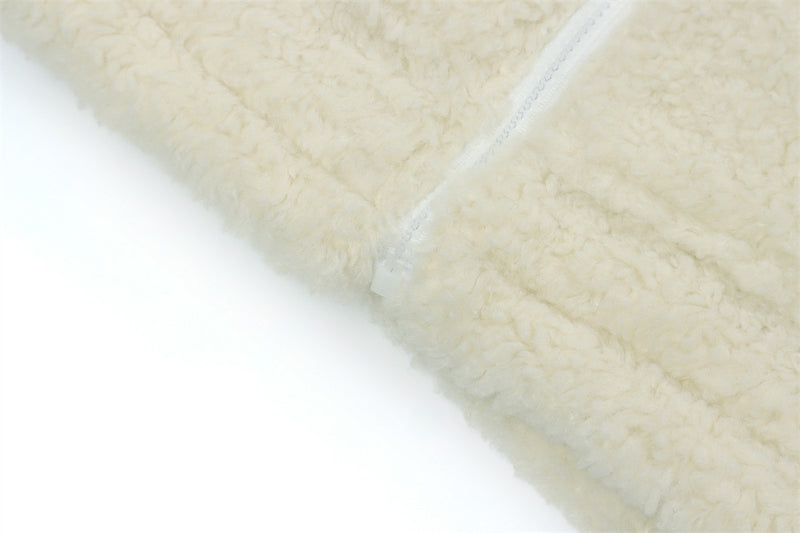 Sherpa-Fleece-Zip-Hoodie-Jacke mit Schriftgrafik auf dem Rücken und Tunnelzugsaum