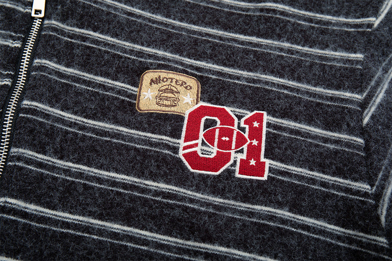 Sudadera de rayas con cremallera y parches varsity – Cárdigan retro americano de felpa