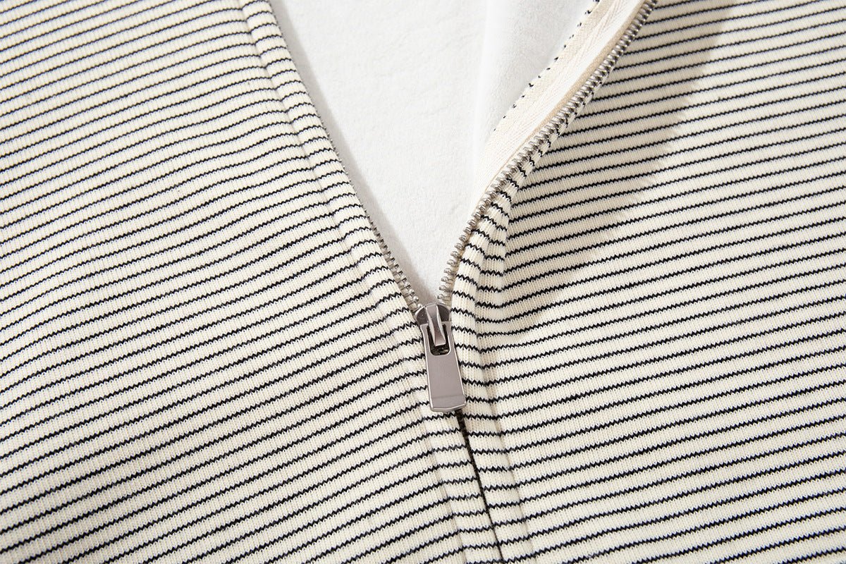 Gestreifter Zip-Hoodie im kastigen Oversized-Schnitt mit Fleece-Innenfutter