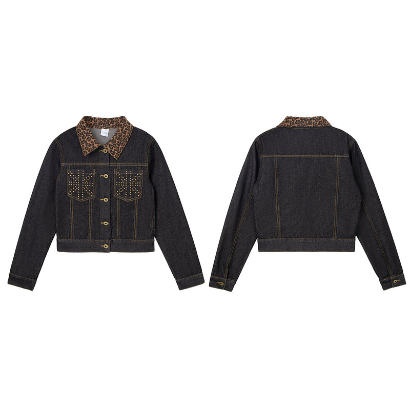 Veste en jean brut avec col léopard et poches à clous dorés