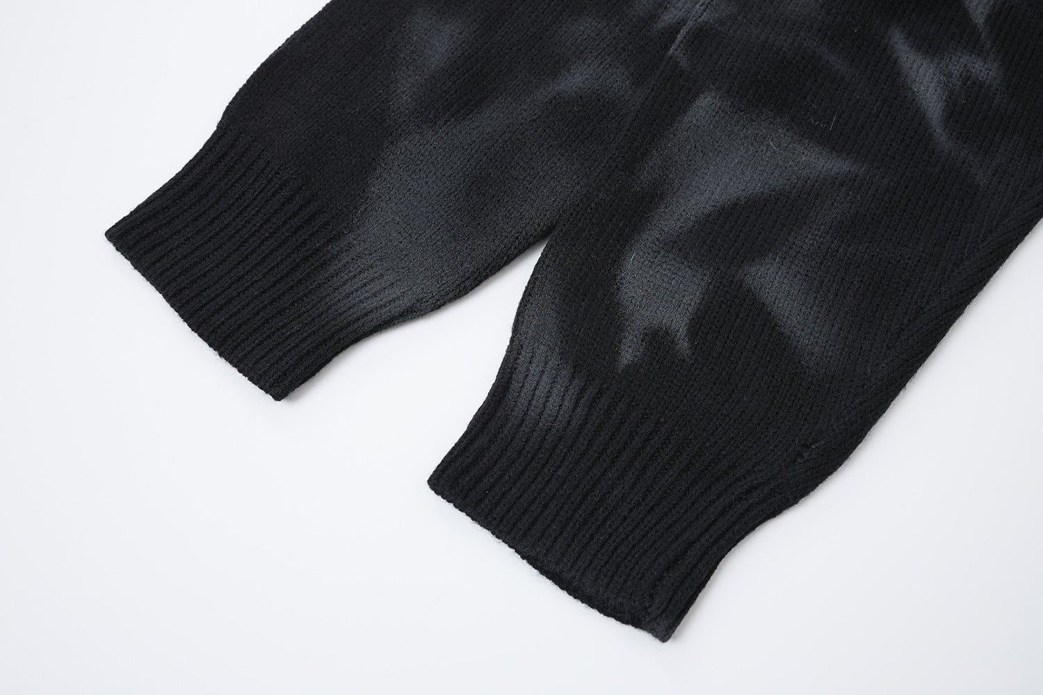 Pull col roulé en maille tie-dye gothique – Croix épineuse, boutons diagonaux