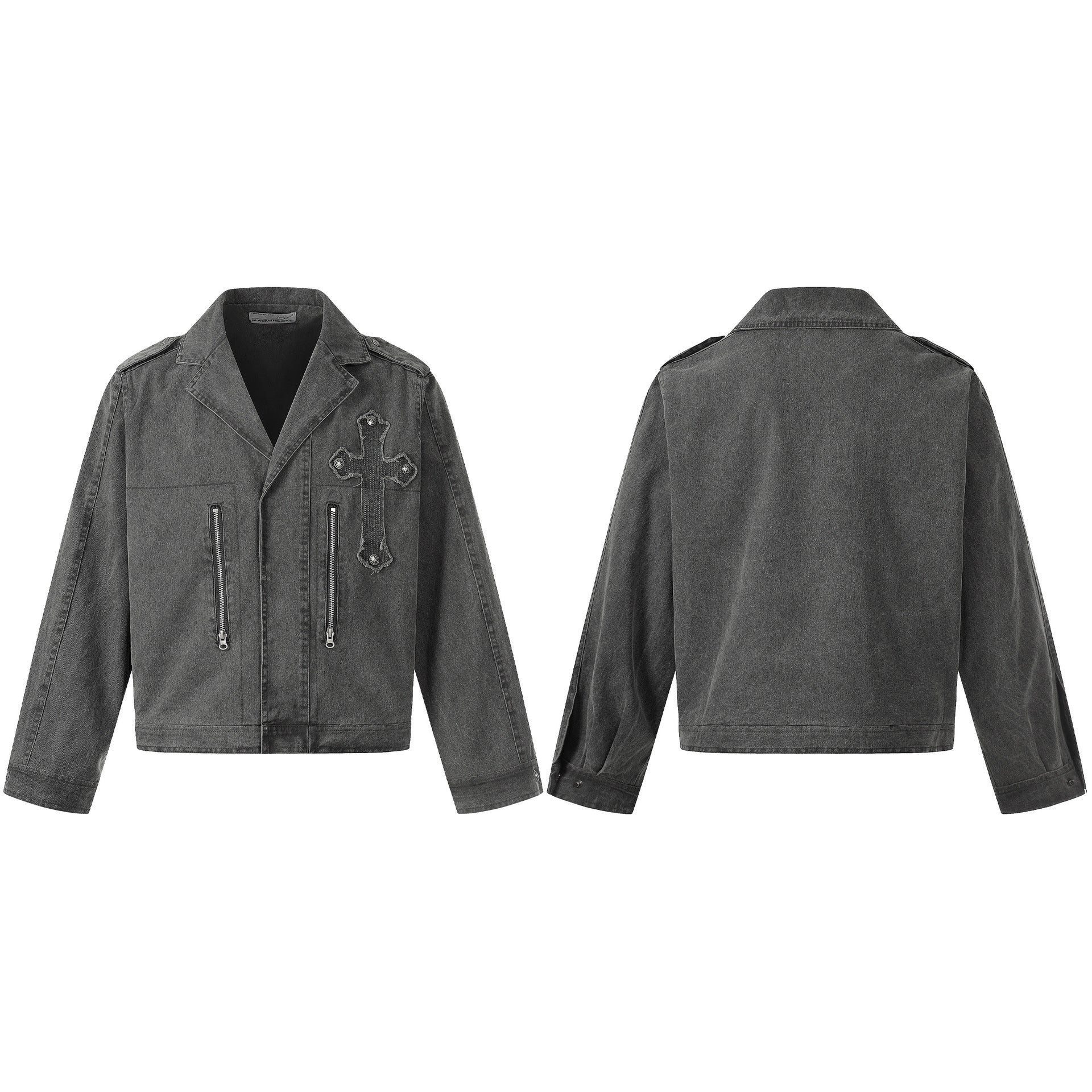Veste moto en denim gris anthracite délavé à l’acide, écusson croix appliqué effiloché et détails rivetés, vues de face et de dos