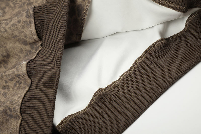 Hoodie-Jacke mit Reißverschluss, Leopardenprint und roten Seitenstreifen