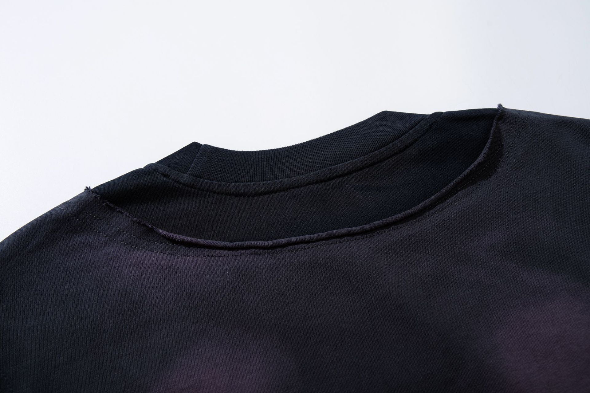 Tee-shirt graphique à manches longues imitation deux pièces – Imprimé écusson rétro streetwear