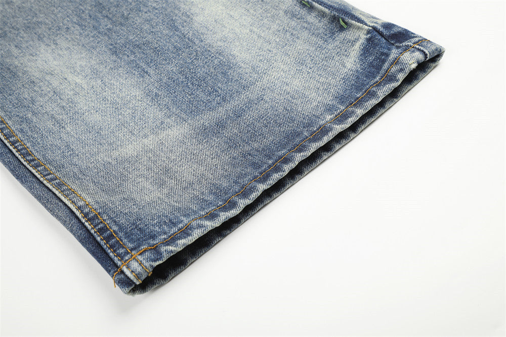 Wide-Leg Straight Jeans – Herrenjeans aus verwaschenem blauem Vintage-Denim mit Destroyed-Details