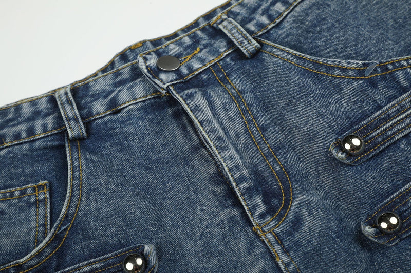 Wide-Leg Baggy Jeans – Light Blue Washed Denim with Metal Stud & Pintuck Detail