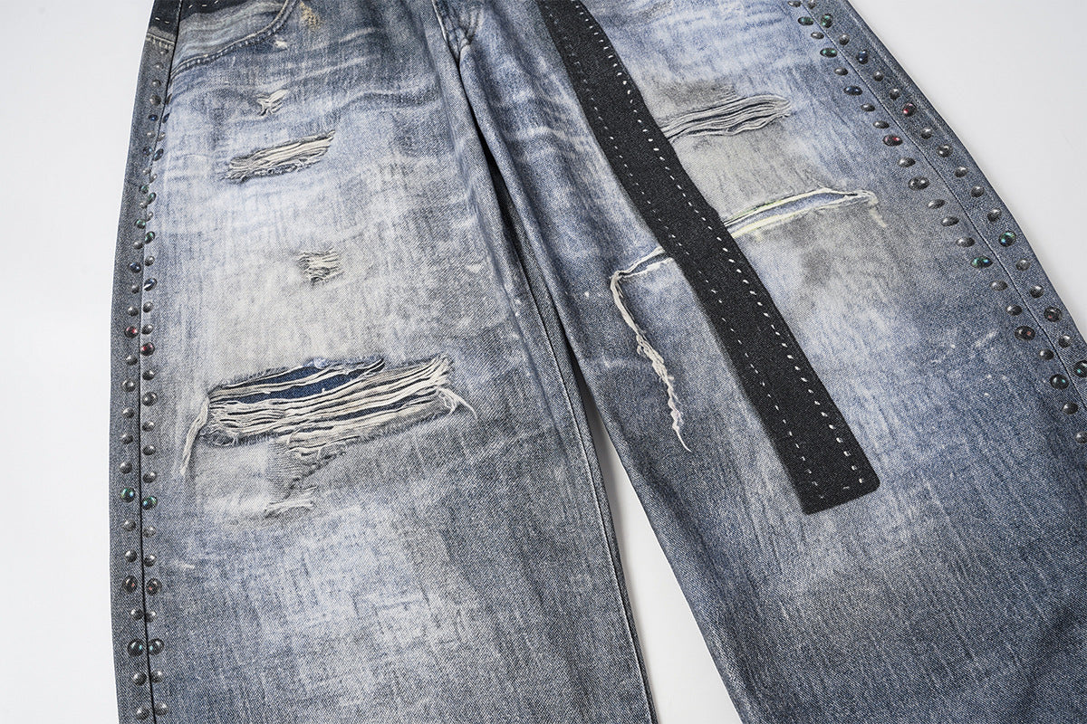 Baggy Wide-Leg-Jeans – Camouflage-Patchwork, Distressed-Denim, Nähte mit Nieten & Gürtel