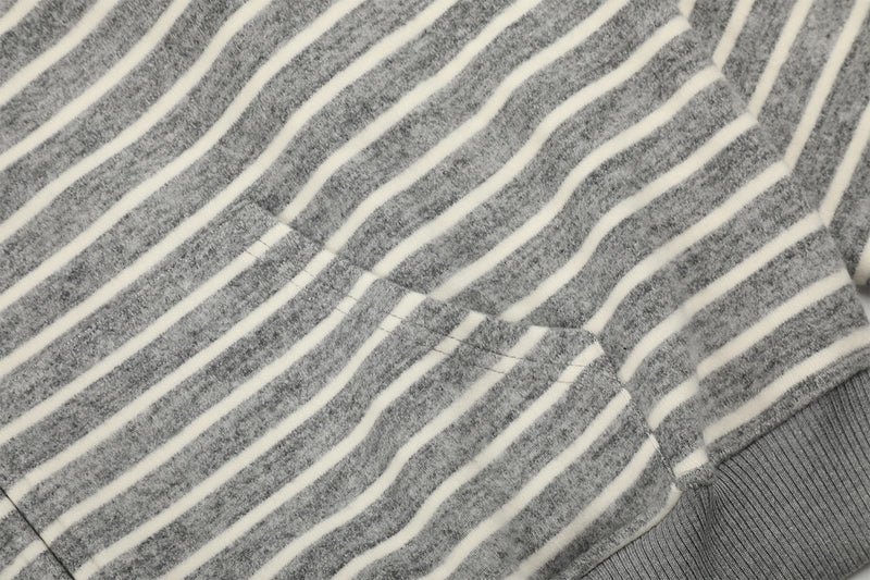 Sweat à capuche zippé rayé avec bordure en fausse fourrure