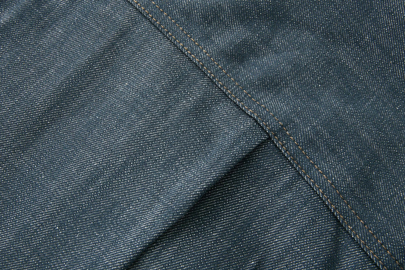 Veste boxy en jean délavé – Plis poitrine, col italien, coupe workwear raccourcie