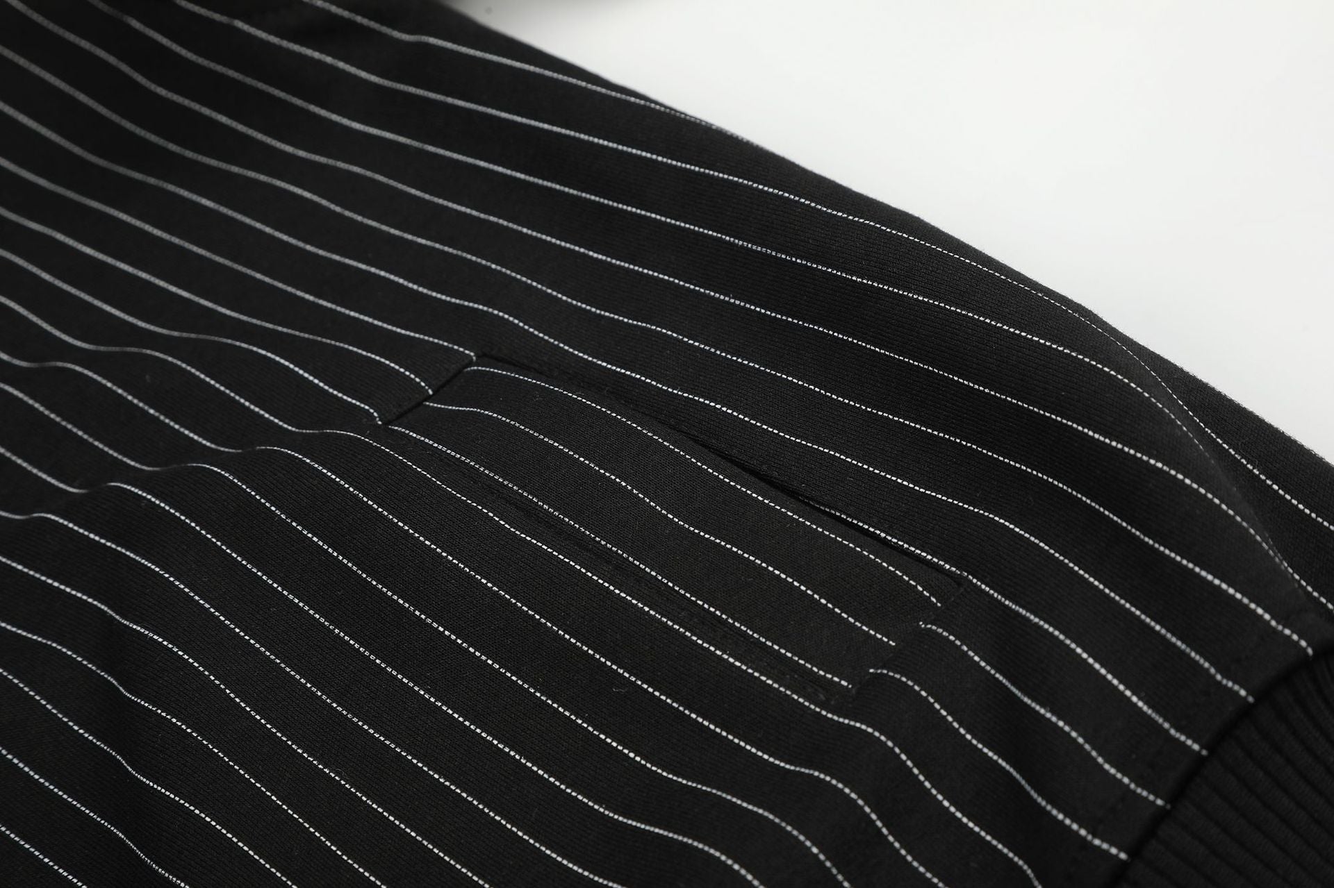 Pinstripe Zip-Up Hoodie – Oversized American Vintage Streetwear Jacket