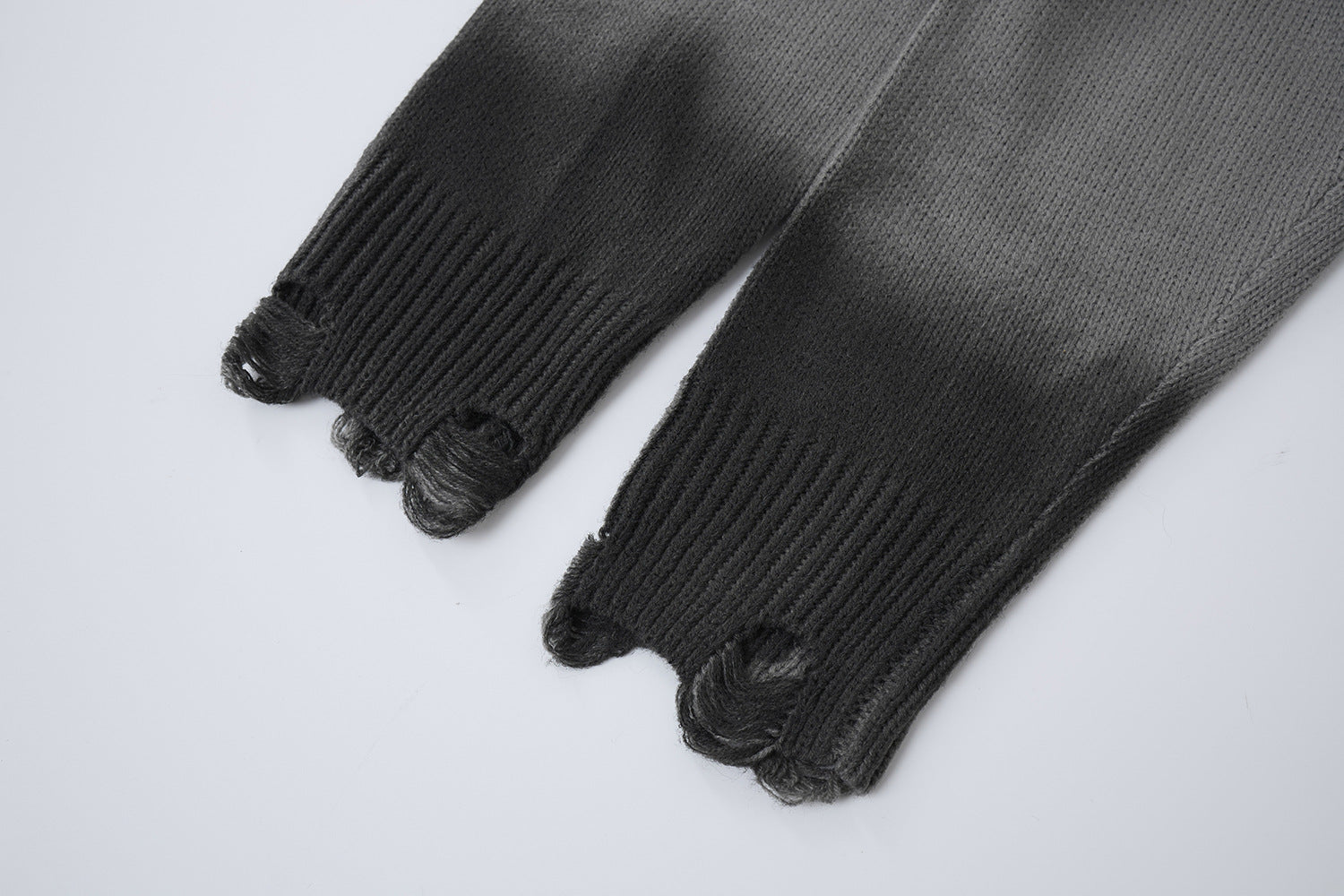 Pull col rond en maille – Graffiti usé, dégradé délavé à l’acide