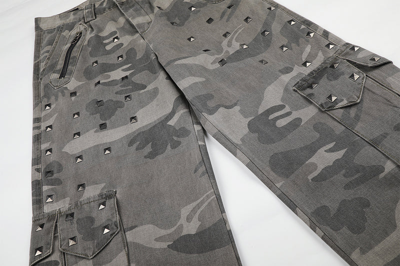 Pantalon cargo baggy camouflage à rivets, coupe large et multi-poches