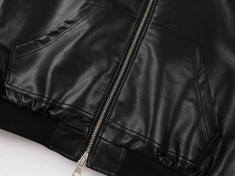 Chaqueta bomber de polipiel con capucha y forro de borreguito — Negra