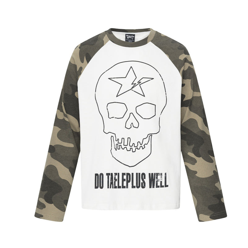 Camiseta raglán gótica de manga larga con camuflaje de calaveras — Camiseta streetwear de cuello redondo
