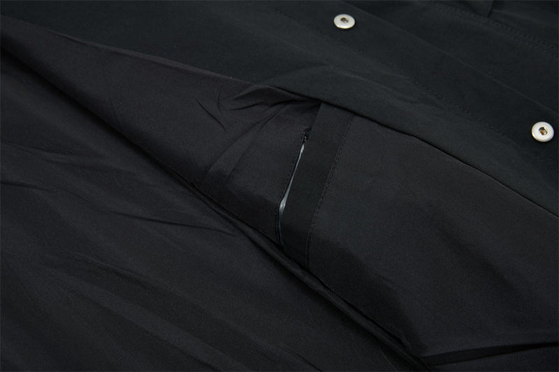 Oversize-Herrenhemdjacke mit plissierten Ärmeln und Druckknöpfen