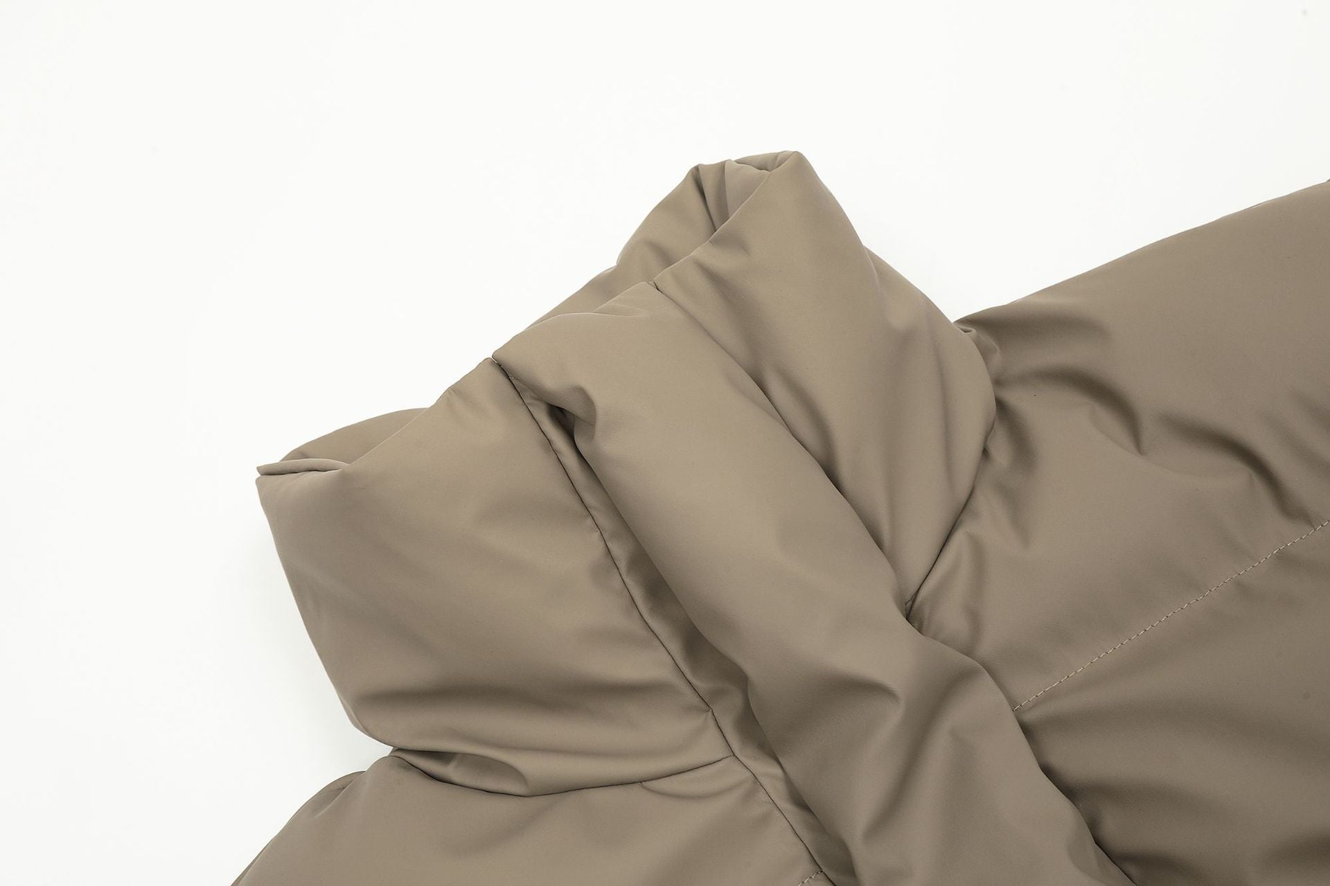Doudoune oversize à col montant, veste bomber courte