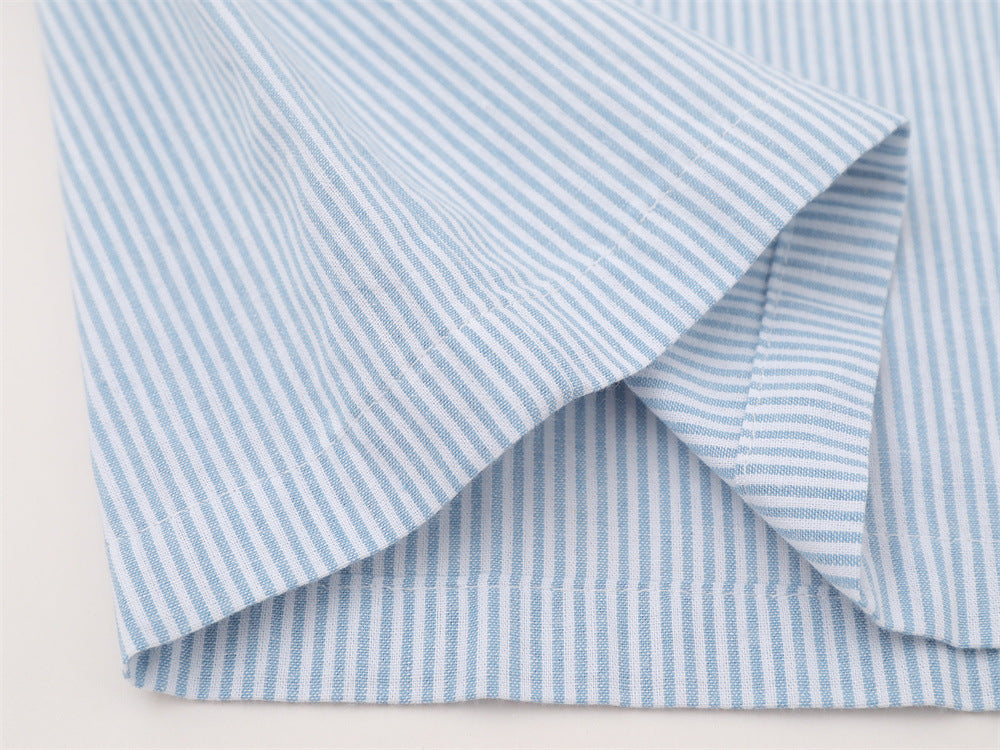 Gestreiftes Langarmhemd mit Button-down-Kragen und übergroßer R.C.-Buchstabenapplikation