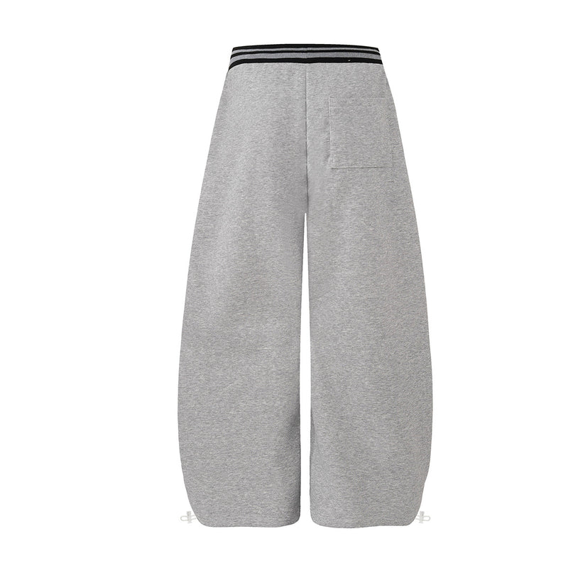 Jogginghose mit weitem Bein und gestreiftem Kontrastbund – Fleecehose mit Relaxed Fit