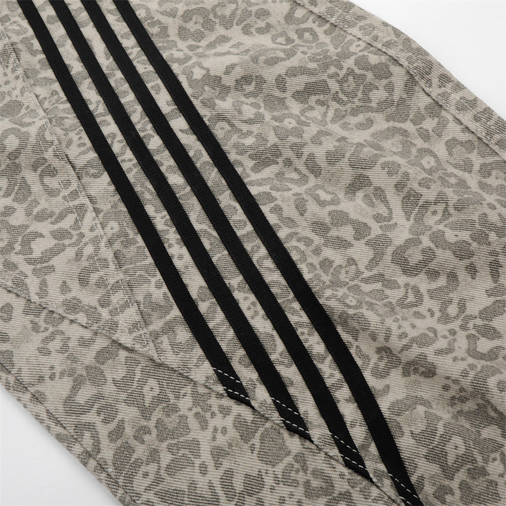 Retro Leopard Print Wide-Leg Baggy Jeans with Contrast Stripe & Pocket Detail
