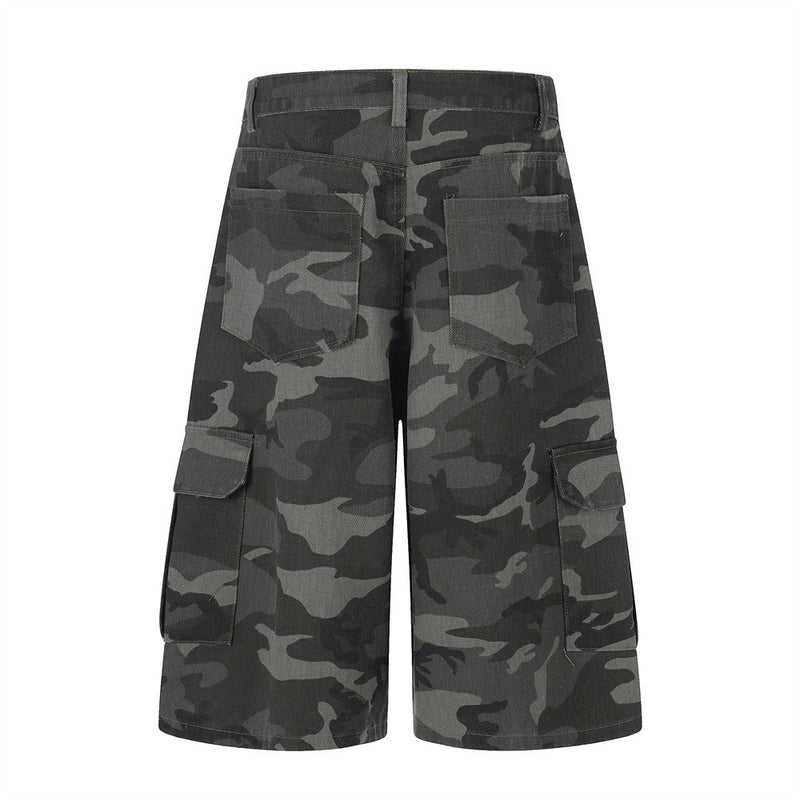 Men's Wide-Leg Camo Cargo Shorts with Bandana Detail & Multi-Pocket