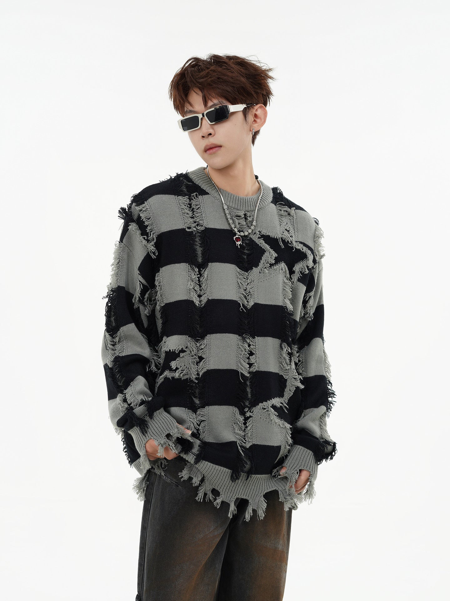 Pull oversize en maille rayée à étoiles délavée – Col rond à franges