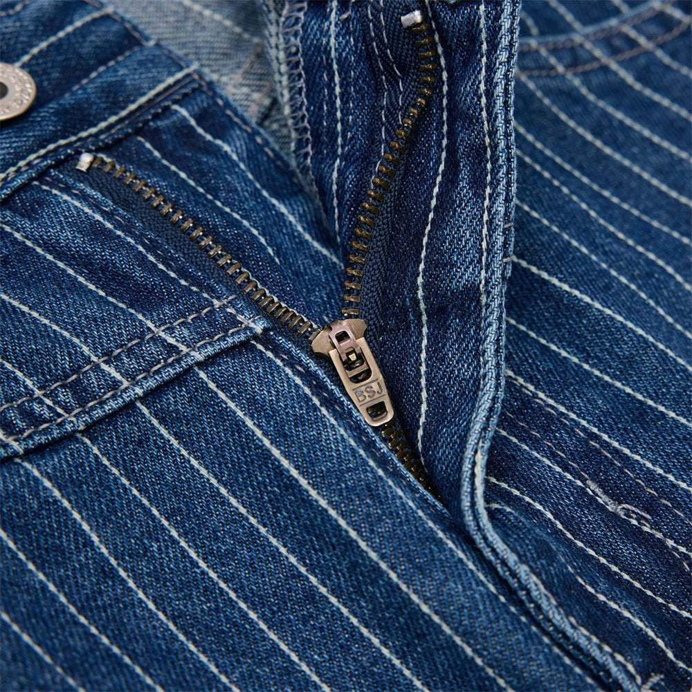 Jean droit à jambes larges à fines rayures pour homme avec broderie script