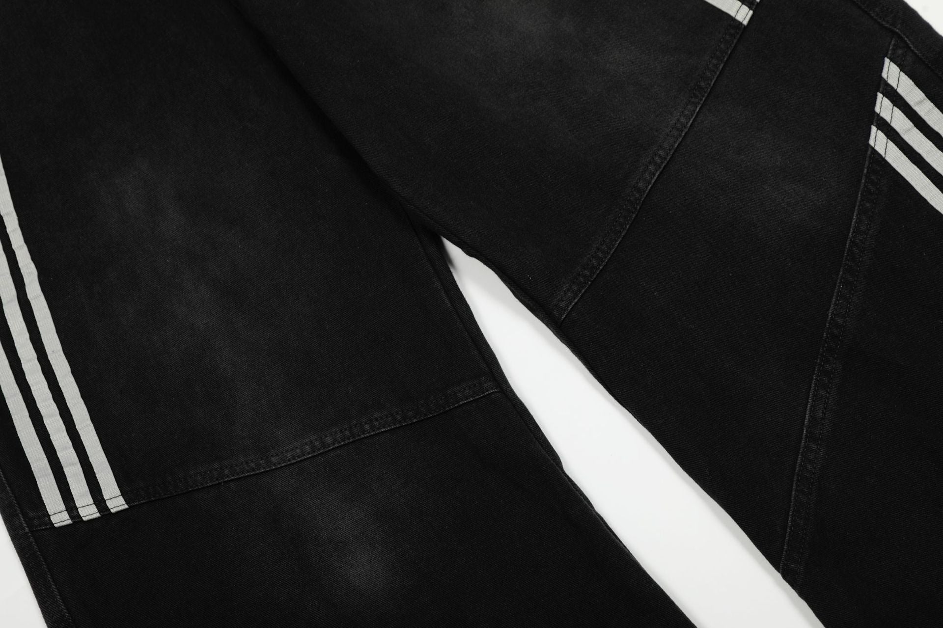 Wide-Leg Deconstructed Jeans with Triple Side Stripes – Loose Fit Baggy Denim