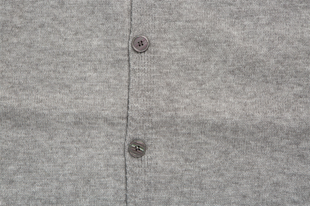 Herren-Strickcardigan mit Knopfleiste und Kentkragen