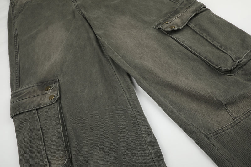 Wide-Leg Cargo Jeans – Washed Denim, Straight-Fit with Multi-Pocket Detail