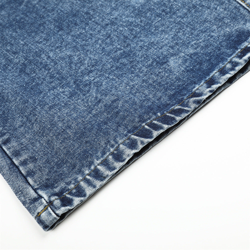 Jean homme wide leg délavé à l'acide avec broderie rouge en écriture manuscrite