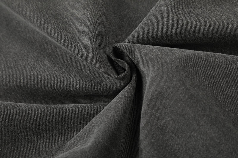Veste biker en denim délavé avec écusson croix et rivets – Gris anthracite