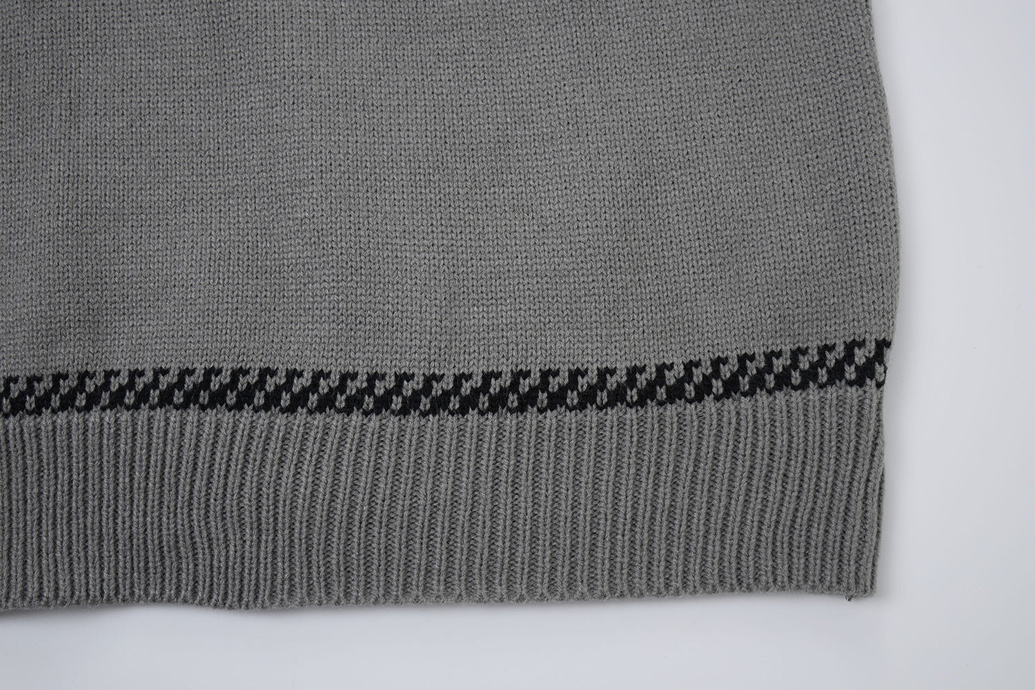 Pull à capuche oversize en maille jacquard avec grand motif graphique sur le devant
