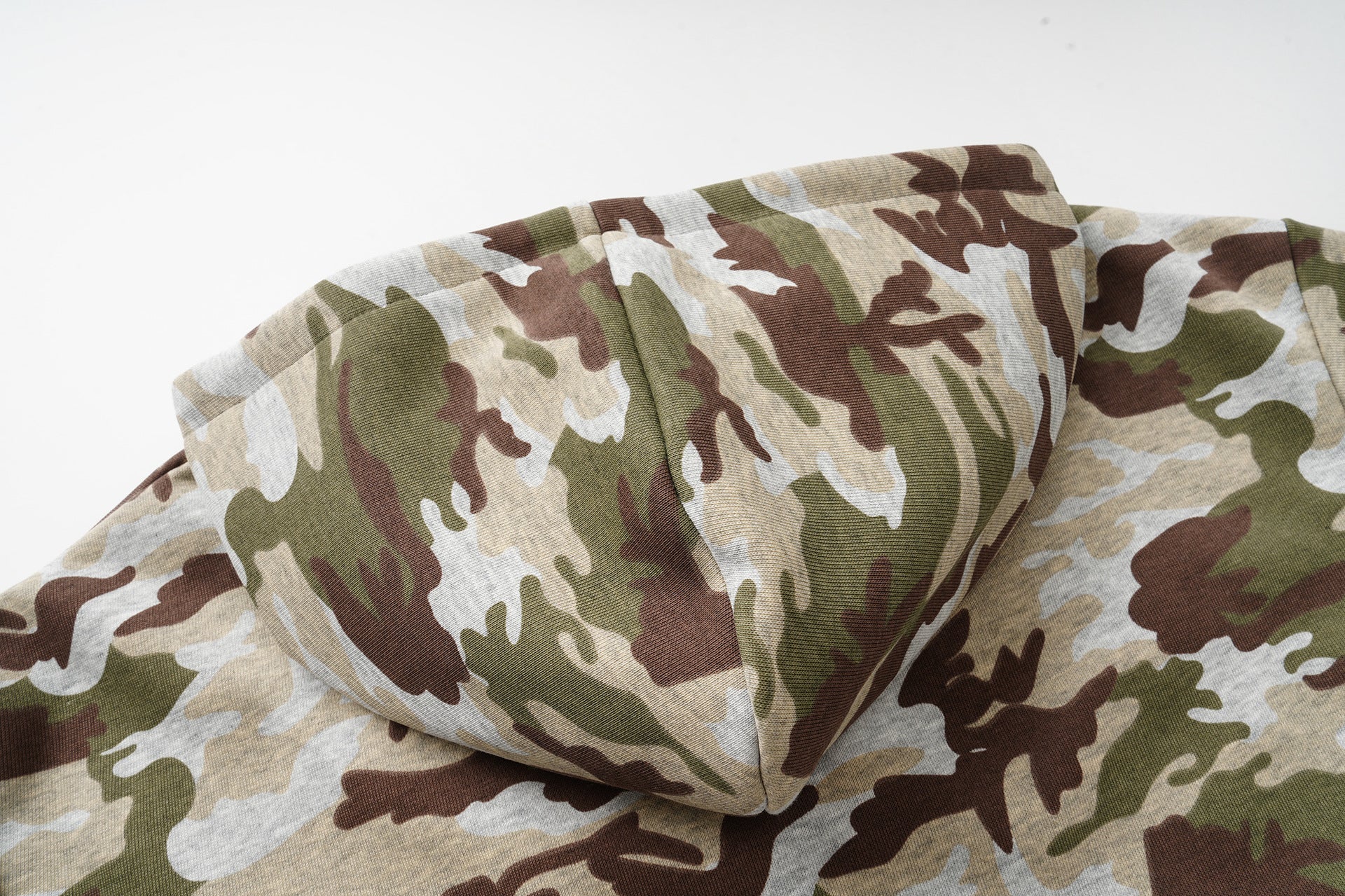 Sweat à capuche zippé camouflage avec broderies florales – Sweat-shirt streetwear oversize